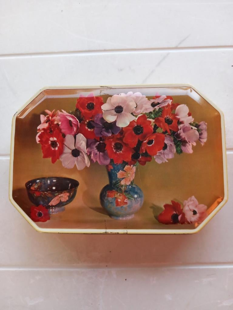 Prachtige bloemrijke metalen doos. TOFFEE, Ophalen of Verzenden