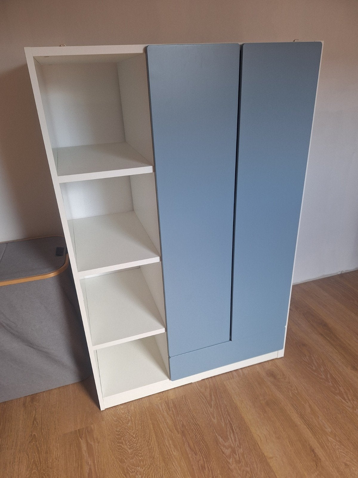 *GRATIS* Kast en bureau ikea., Ophalen, Kast
