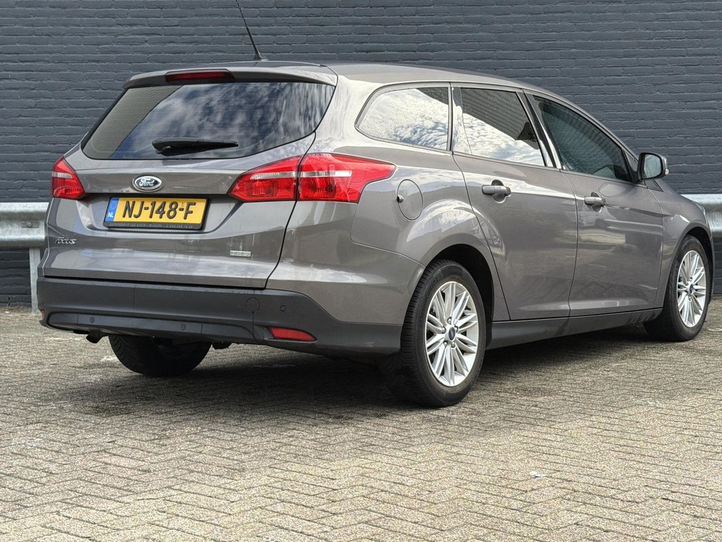 Ford Focus Wagon 1.0 Titanium Edition | Climate | Navi | Sto, Auto's, Focus, Bedrijf, Start-stop-systeem, Bruin