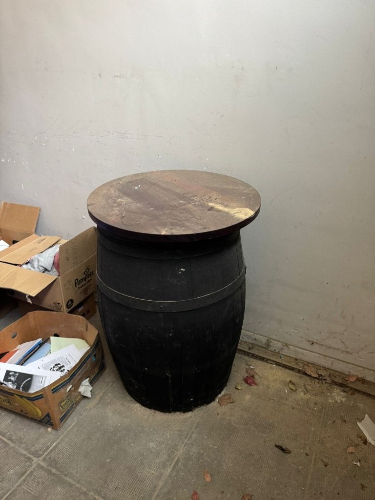 Bar tafel / houten ton, Ophalen