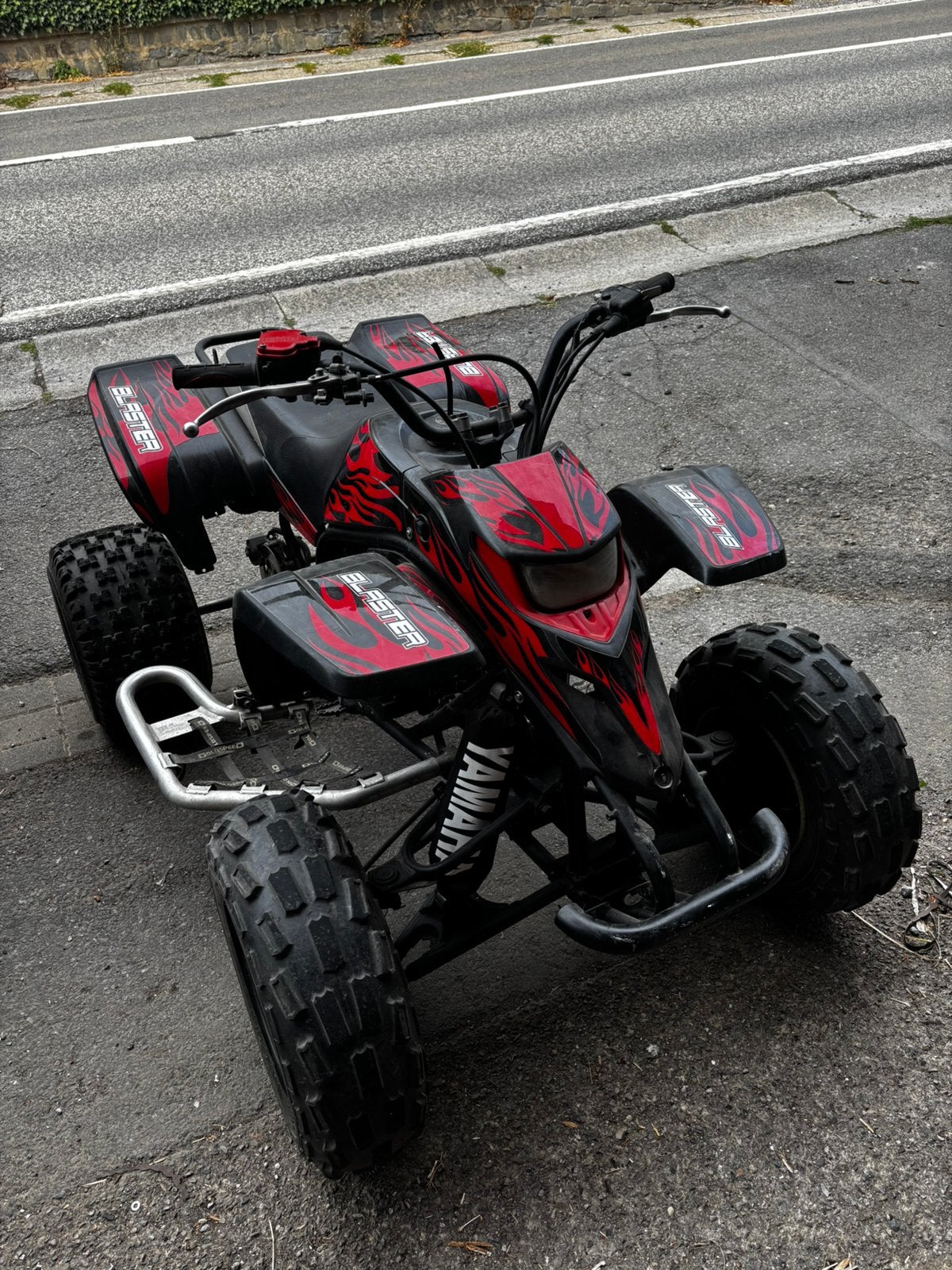 Quad blaster 200cc, Motos