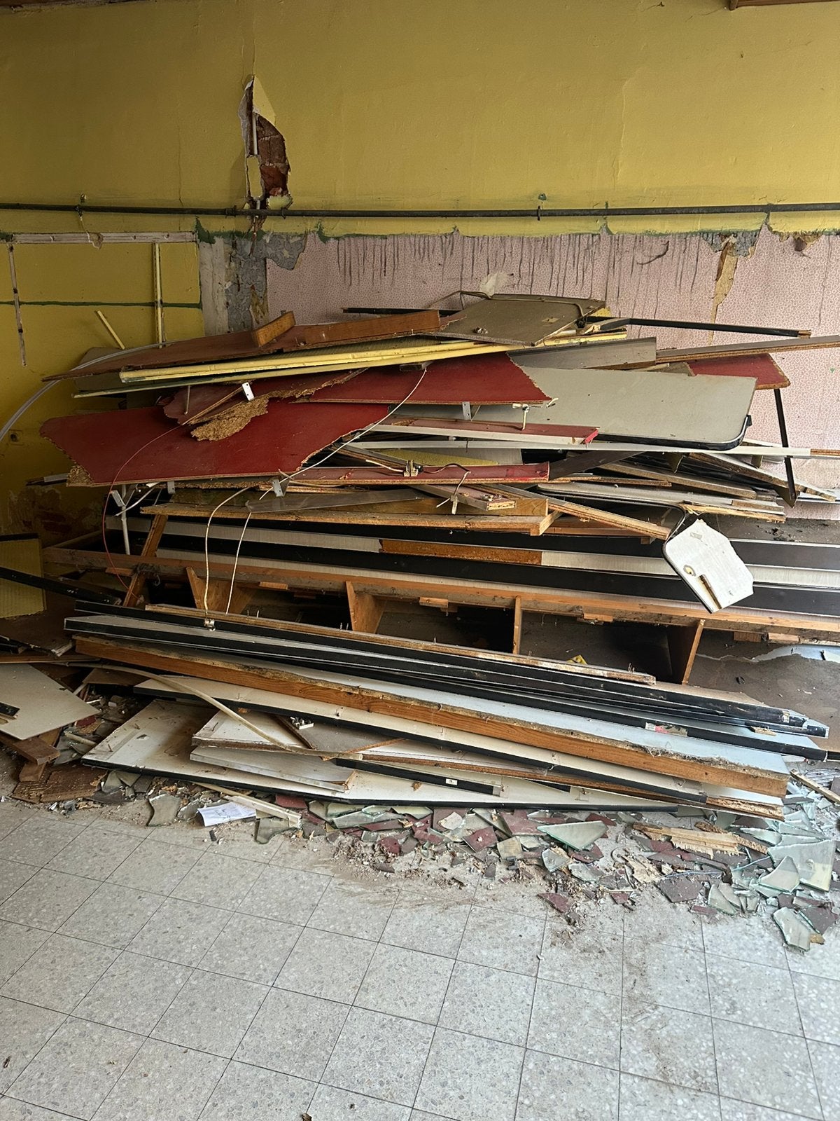 ÉVACUATION DE DÉCHETS & DÉBARRAS – DANS TOUTE LA BELGIQUE, Bricolage & Construction, Enlèvement, Comme neuf