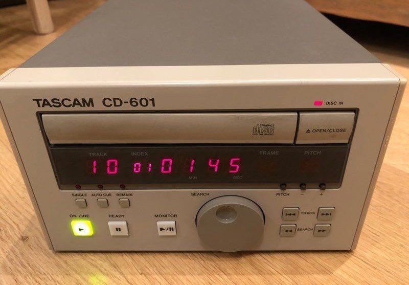 TASCAM CD-601 – Défectueux, TV, Hi-fi & Vidéo, Envoi, Ne fonctionne pas, Autres marques