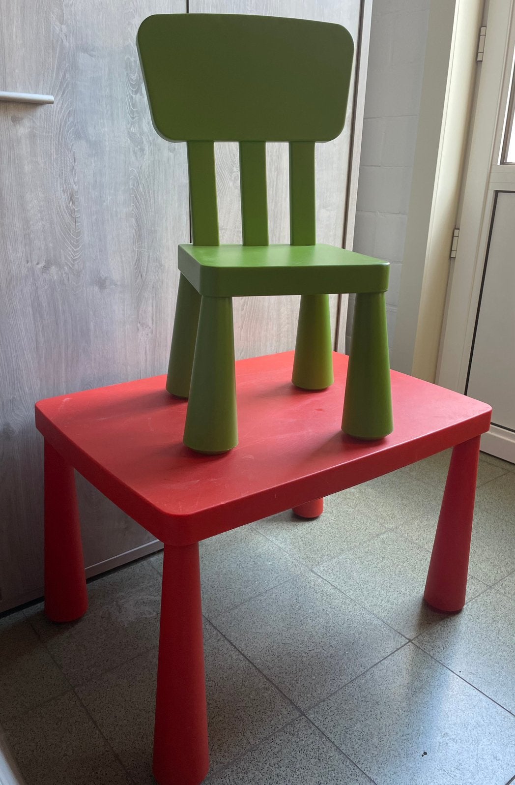 Mammut tafel en stoel, Kinderen en Baby's, Ophalen, Gebruikt, Tafel(s) en Stoel(en)