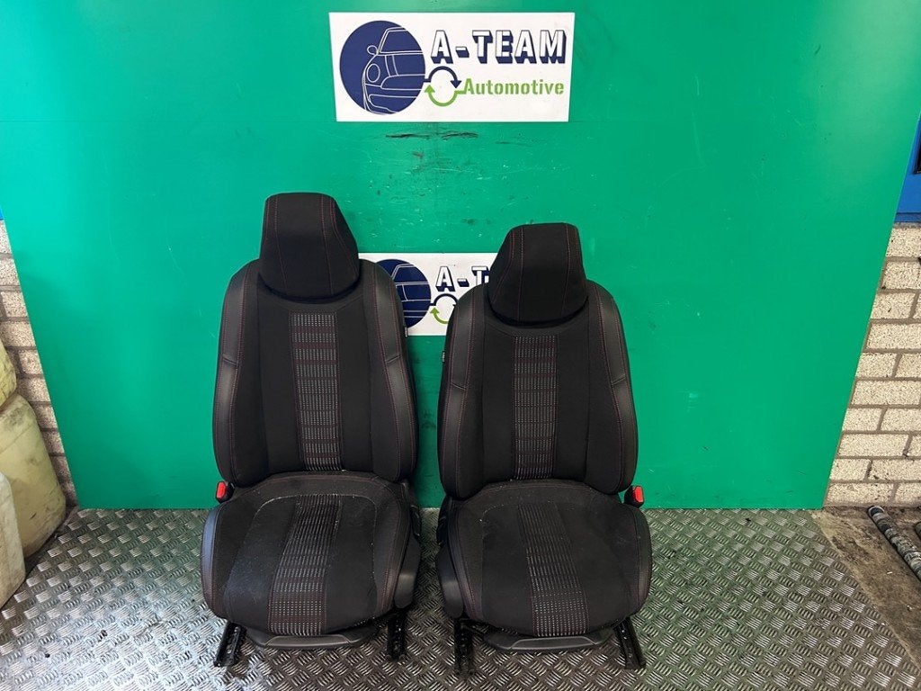 INTERIEUR COMPLET Peugeot 308 (L3 / L8 / LB / LH / LP), Kontakt-peugeot@peugeot.com, Utilisé, Peugeot Deutschland GmbH, Bahnhofsplatz
65423  Rüsselsheim, DE