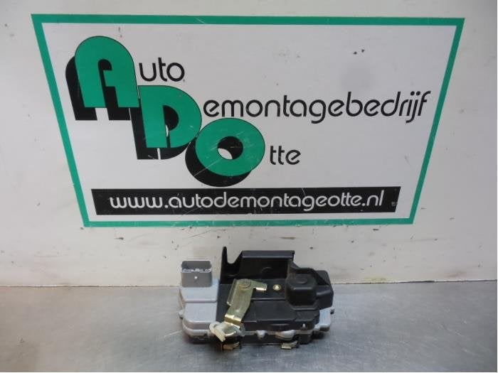 Deurslot Mechaniek 4Deurs rechts-achter van een Citroen Pica, Gebruikt, -, Ophalen of Verzenden, -