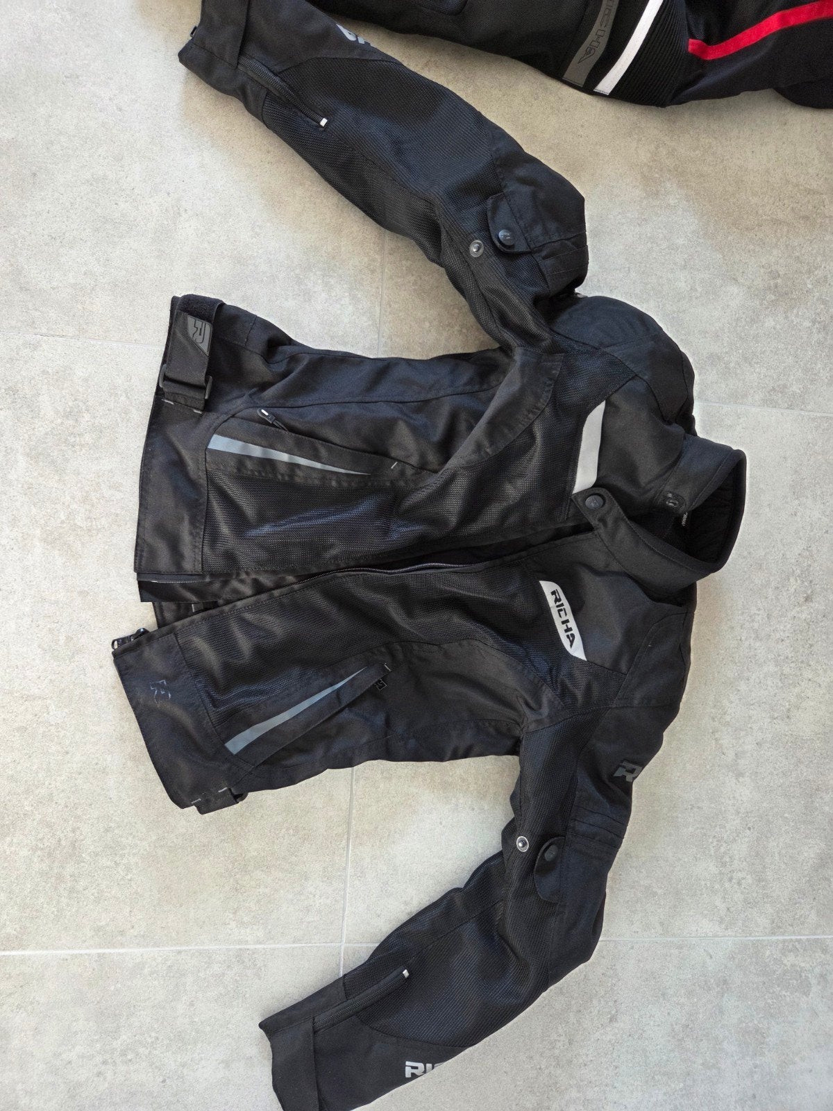 Richa motorjas – zwart – motorvest/motorjas met ventilatie, Motoren, Ophalen, Jas | textiel, RICHA, Dames