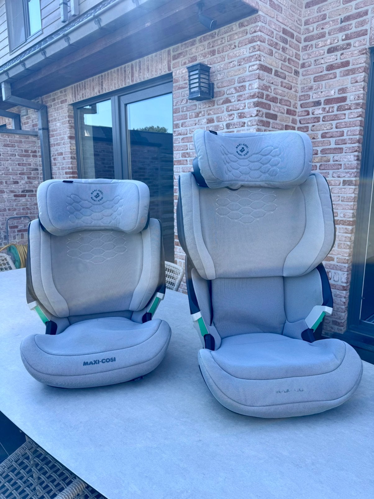 2 x Maxi-Cosi Kore Pro i-Size autostoelen grijs (100-150 cm), Ceinture de sécurité, Dossier réglable, Comme neuf, Enlèvement