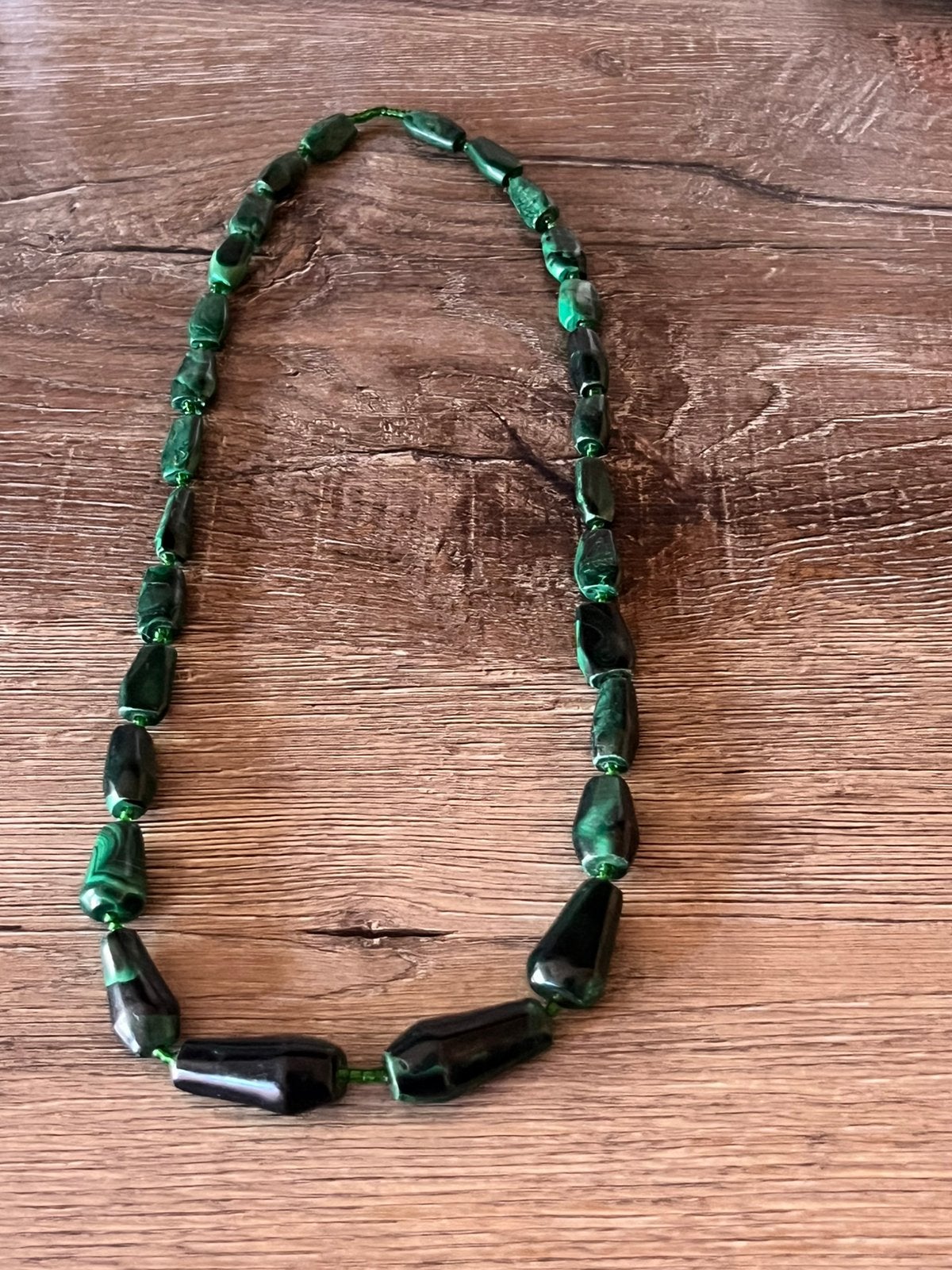 Ketting vintage echte Malachiet edelsteen L 62 cm, Handtassen en Accessoires, Antieke sieraden, Ophalen of Verzenden, Overige materialen