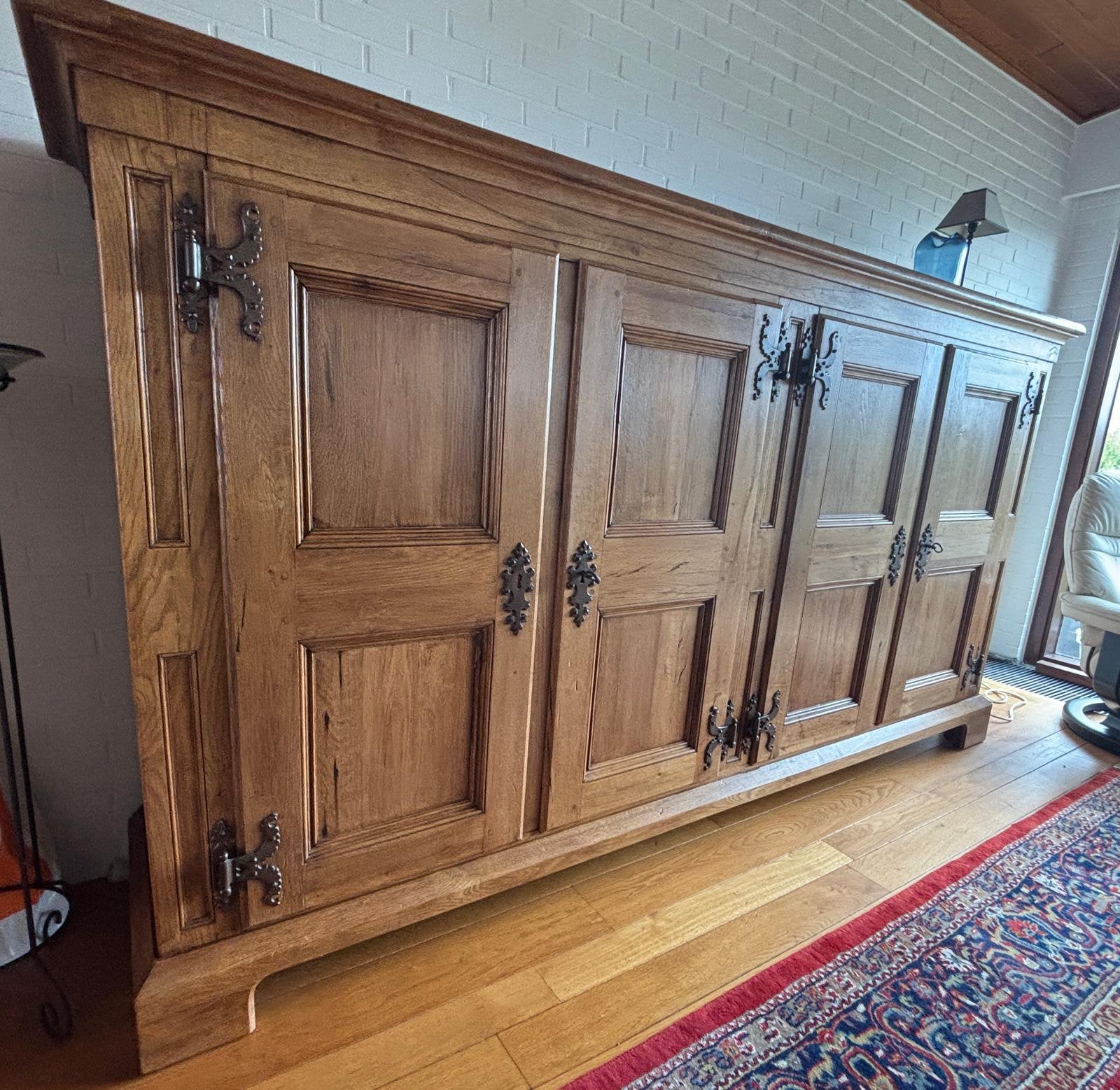 Grote licht eiken kast, Ophalen