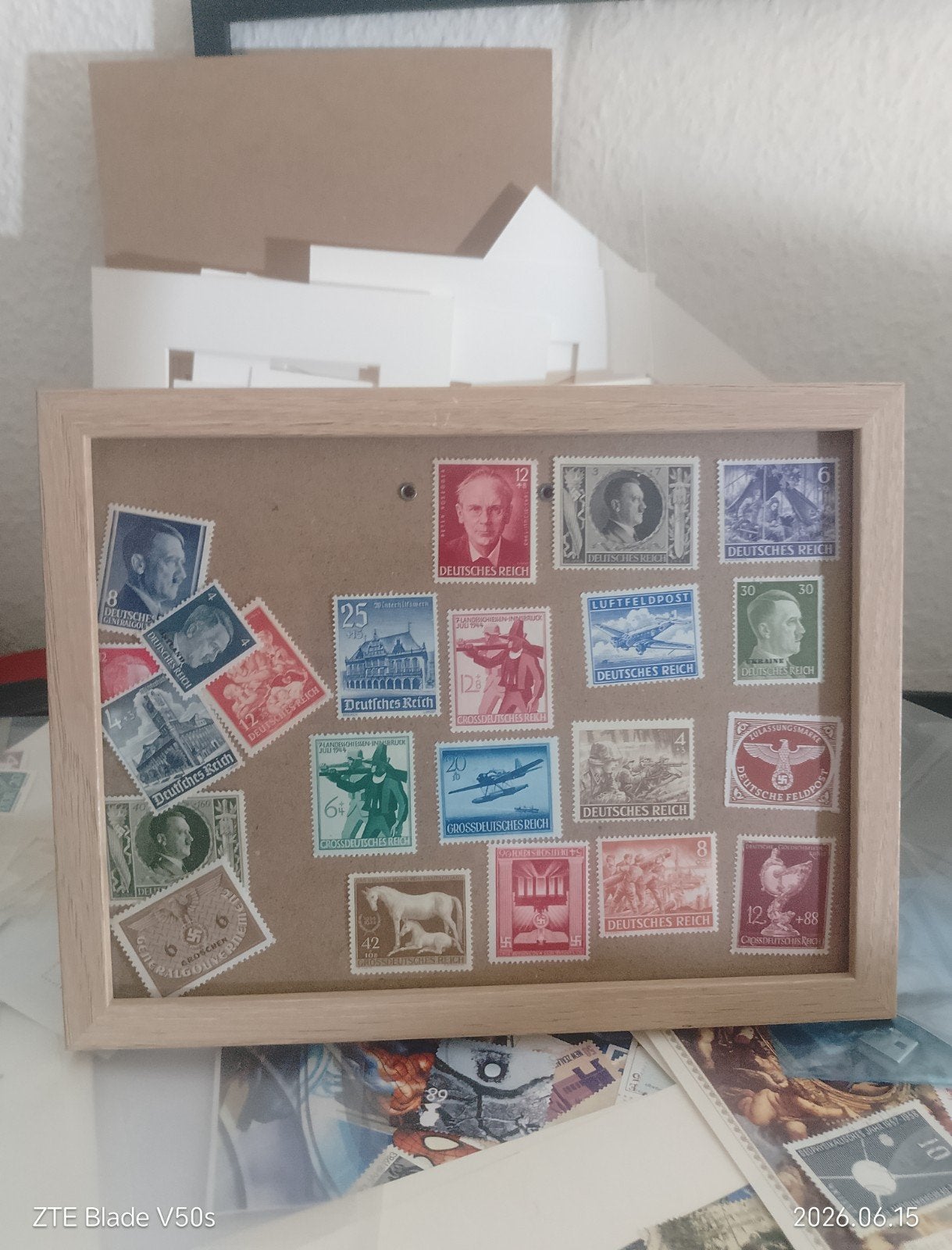 2 timbres-poste encadrés en allemand, Enlèvement ou Envoi