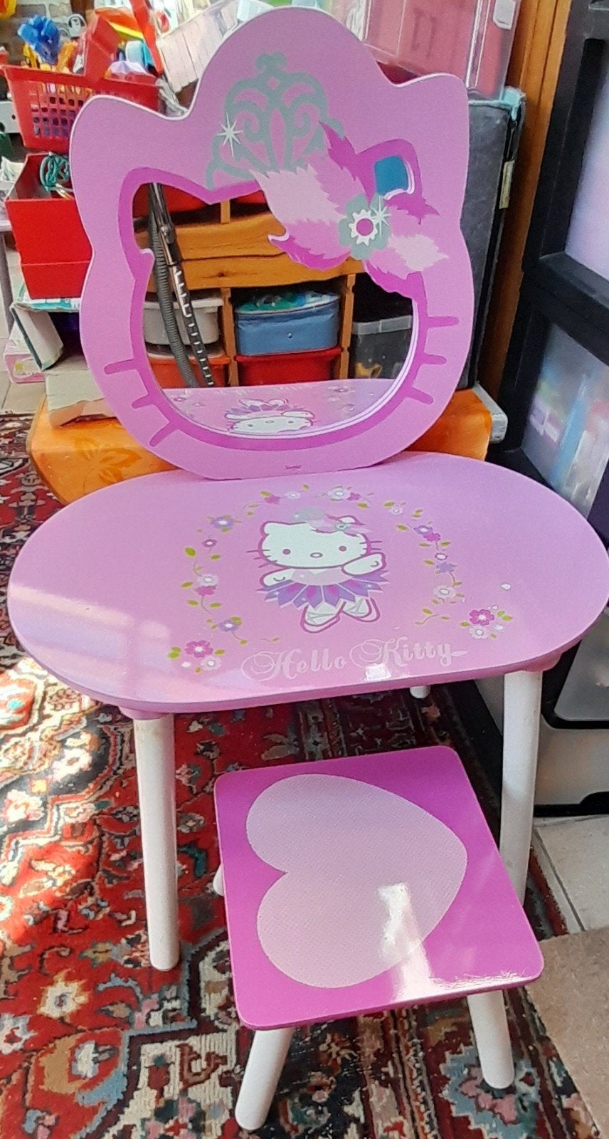 Hello Kitty make up tafel met stoeltje, Enfants & Bébés, Enlèvement, Comme neuf, Table(s) et Chaise(s)
