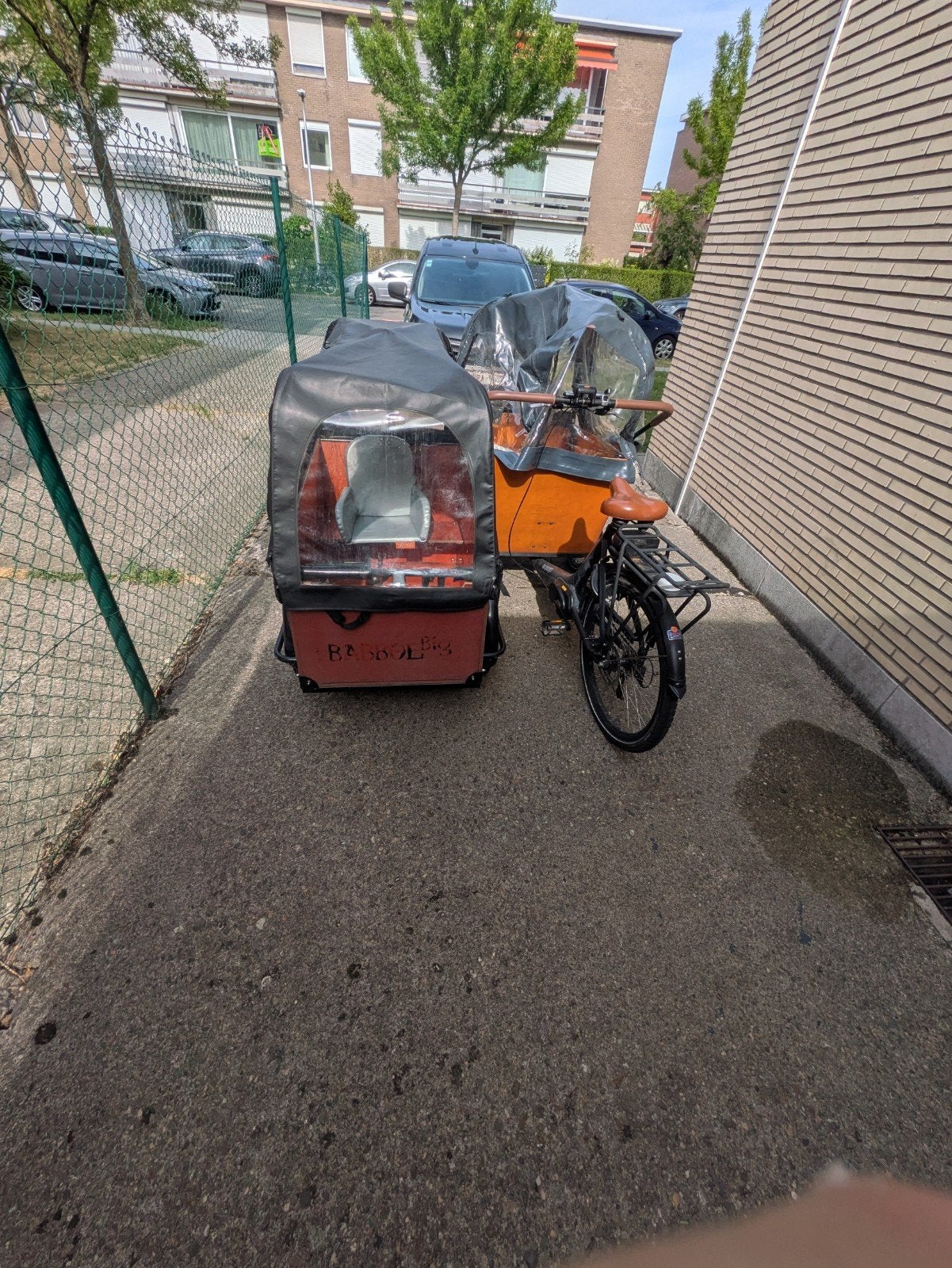 2 bakfietsen, Enlèvement