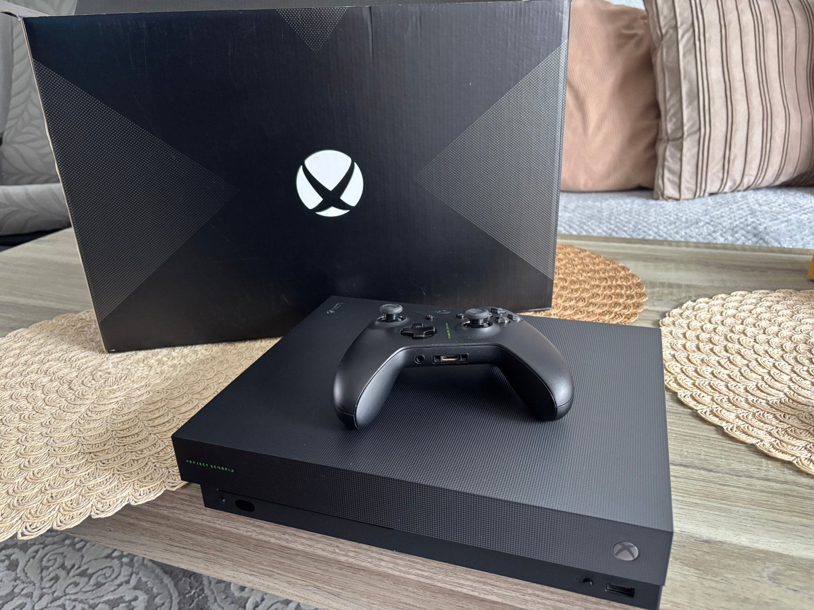 Xbox One Project Scorpio Edition 1TB, Consoles de jeu & Jeux vidéo, Avec 1 manette, Xbox One, Comme neuf, Enlèvement