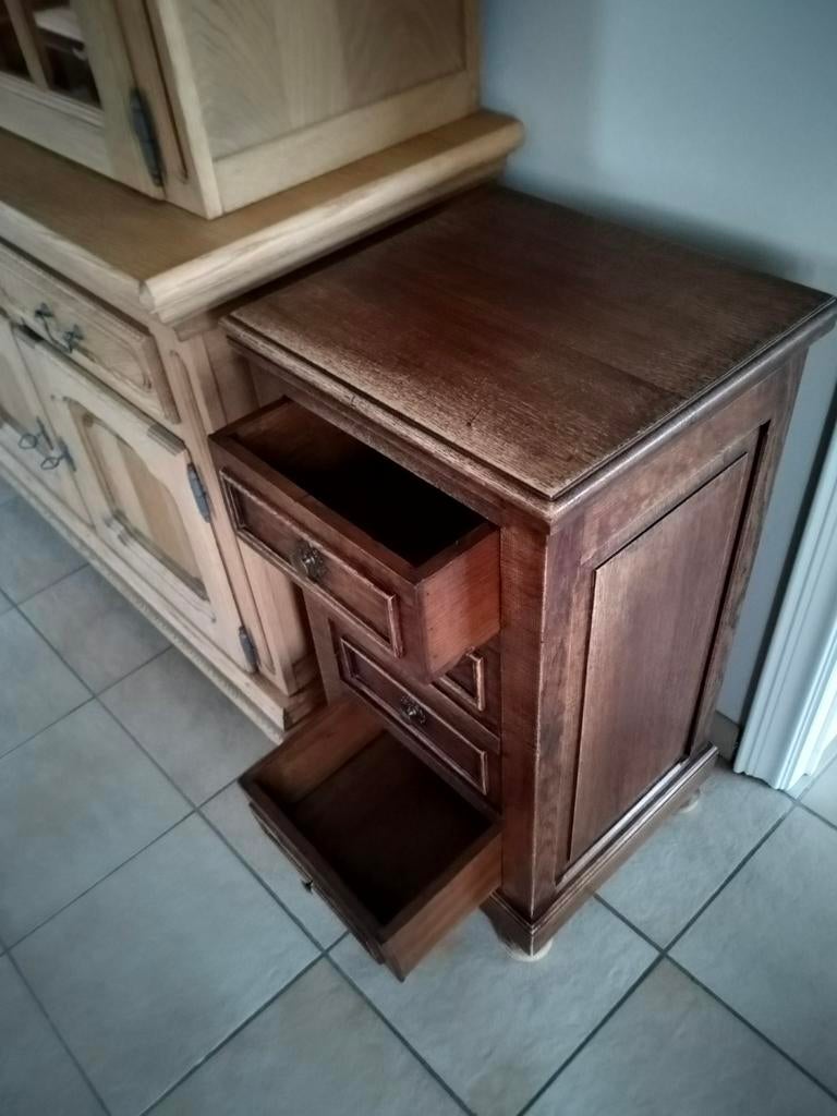 Massief houten kastje perfect in orde lees beschrijving, Antiek en Kunst, Ophalen