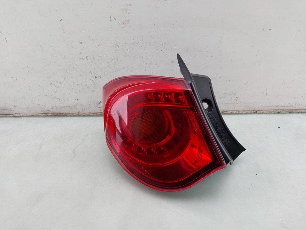 FEU ARRIÈRE GAUCHE Giulietta (940) (|0050513613|50513613|), Autos : Pièces & Accessoires, Éclairage, Stellantis Europe S.p.A, IPC D1-09 Bahnhofsplatz
65423  Rüsselsheim am Main, DE