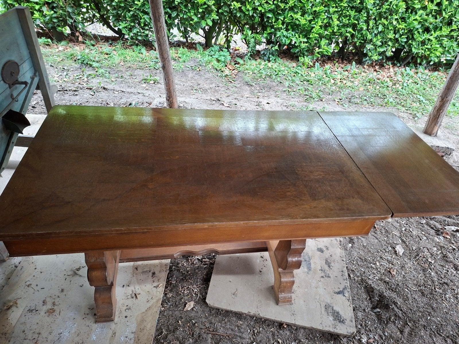 Grote eettafel, Ophalen