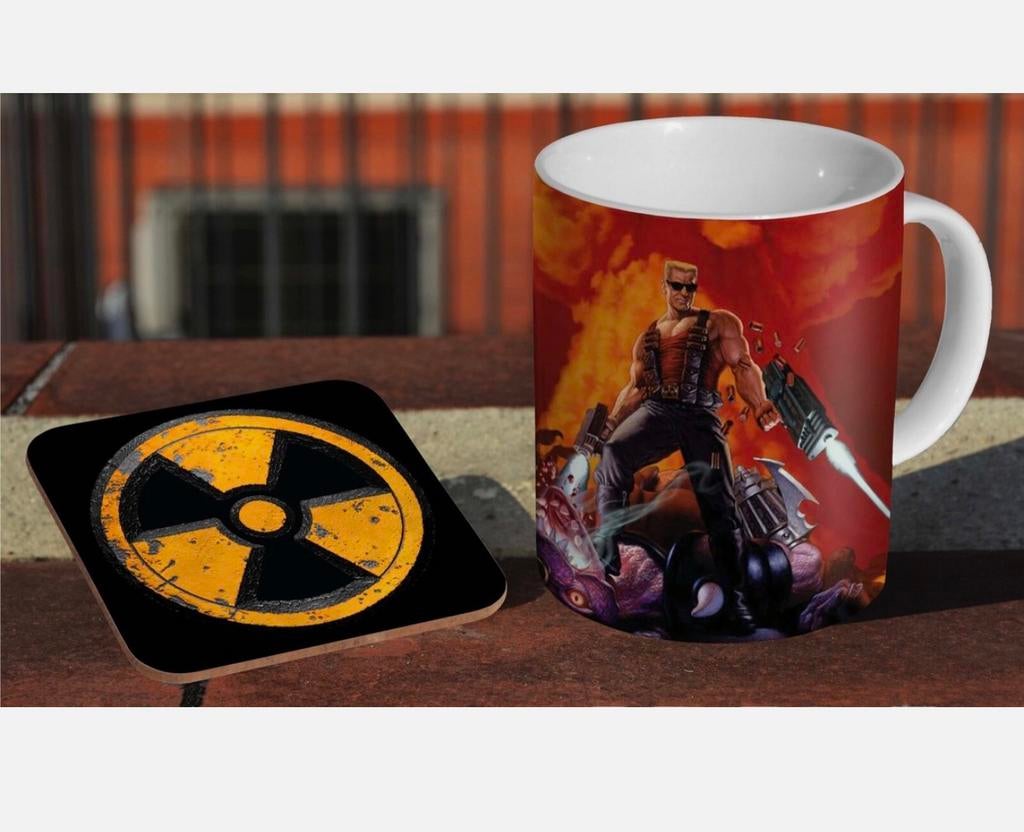 Ensemble tasse tasse Duke Nukem + sous-verre 325 ml Nouveau, Collections, Cinéma & Télévision, Neuf, Enlèvement ou Envoi