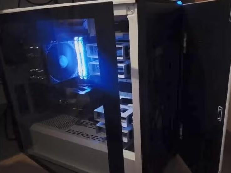 Complete gaming setup inclusief pc, scherm en accessoires., Avec carte vidéo, Comme neuf, 4 Ghz ou plus, Gaming
