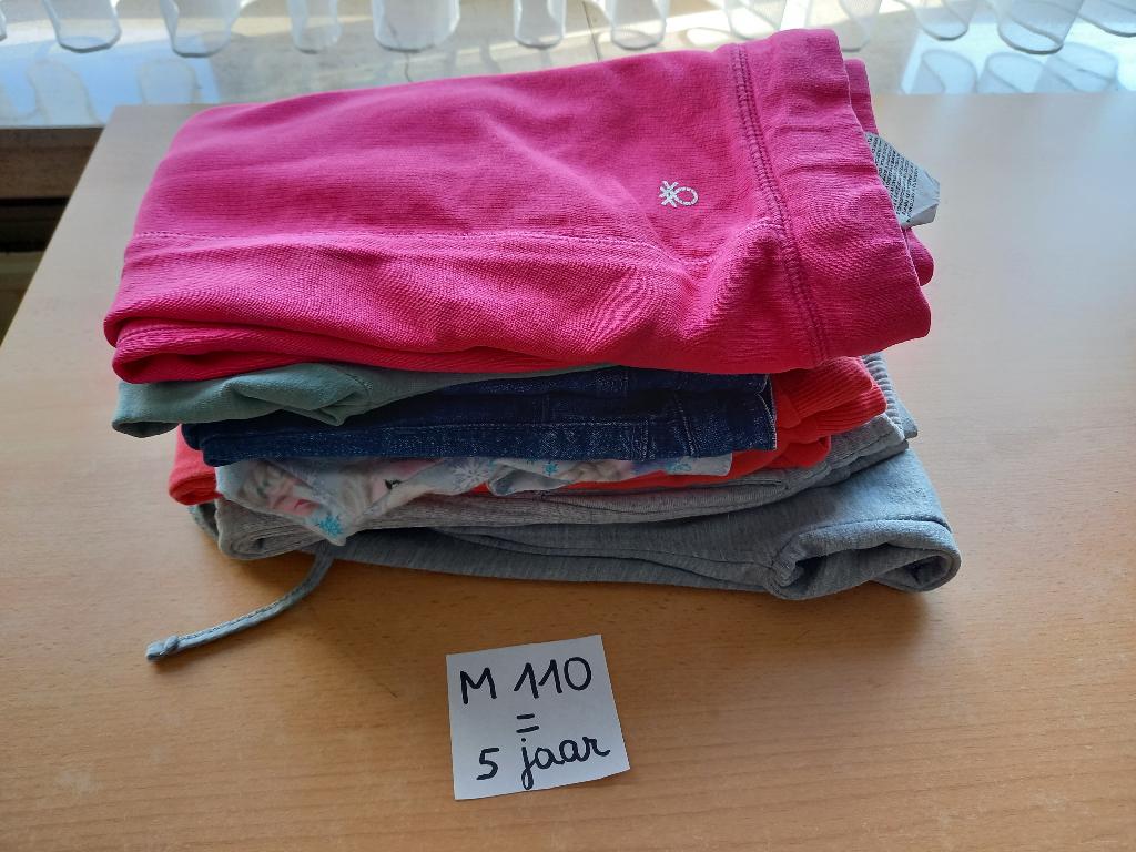 Nieuwstaat pakket broeken maat 110 meisje, Kinderen en Baby's, Kinderkleding | Maat 110, Broek, Meisje, Ophalen of Verzenden, Zo goed als nieuw