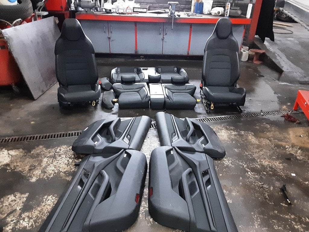 INTERIEUR Porsche Taycan (Y1A) (01-2019/12-2023), Gebruikt, Rue de l'Espoir 34 34
4030  GRIVEGNÉE, BE, Info@Collignon.be, Mevr. I. Hauben