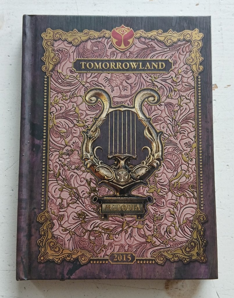 3 CD boek Tomorrowland Melodia, Ophalen, Gebruikt, Boxset