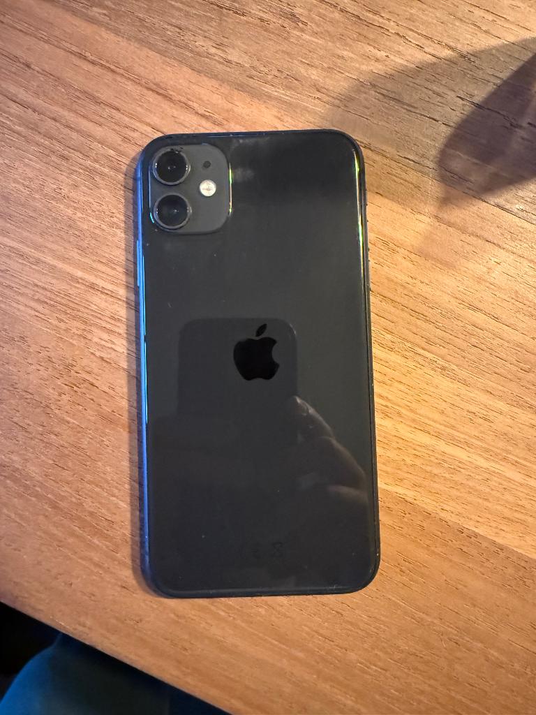 téléphone : iphone 11 noir, 73 %, IPhone 11, Enlèvement, Utilisé