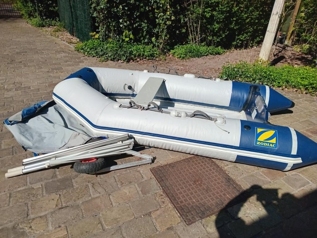 Zodiac Cadet met suzuki 6pk, Ophalen
