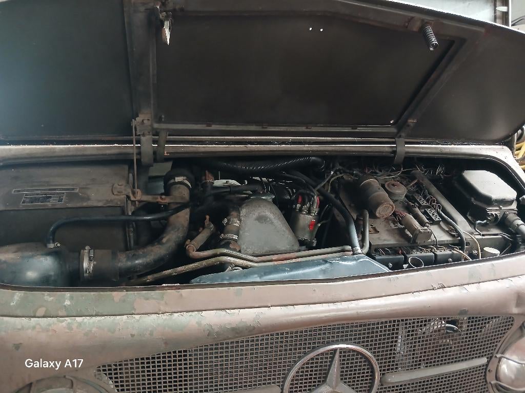 Unimog 404, Autos, Camionnettes & Utilitaires, Particulier, Mercedes-Benz, Essence, Boîte manuelle, Quatre roues motrices / 4X4