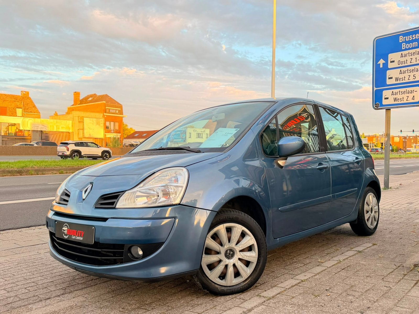 Renault Modus 1.2i 100dkm Airco 1st eigenaar Hoge instap, Auto's, Voorwielaandrijving, Monovolume, 4 cilinders, Blauw