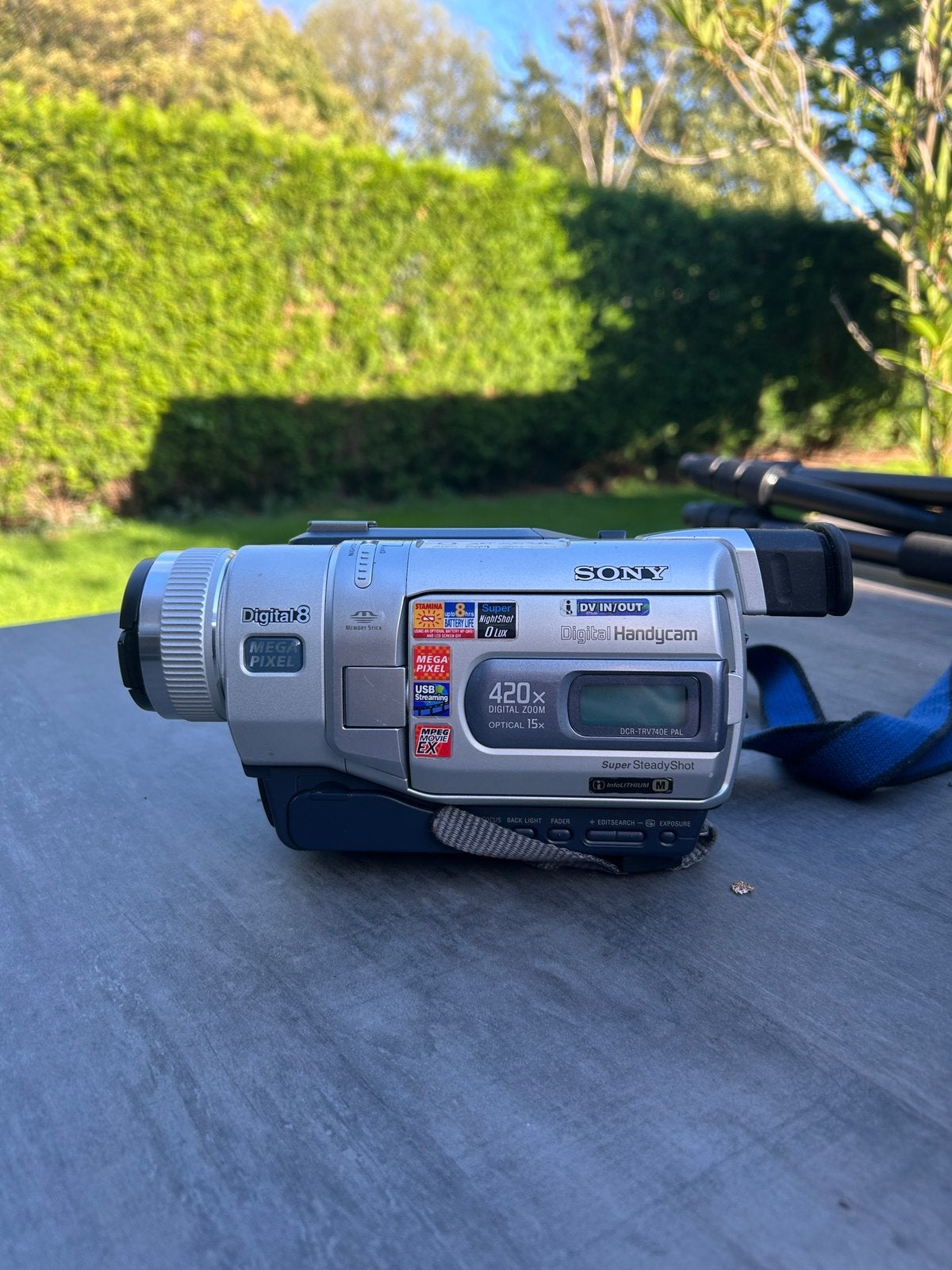 Vintage Sony digital camera DCR-TRV740E PAL Hi8 x 1, Enlèvement ou Envoi, Caméra, Autres types, Utilisé