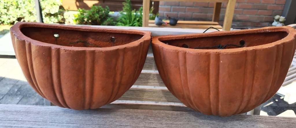 bloempot voor muur - 2 st voor samen 5,00 EUR - terra cotta, Ophalen