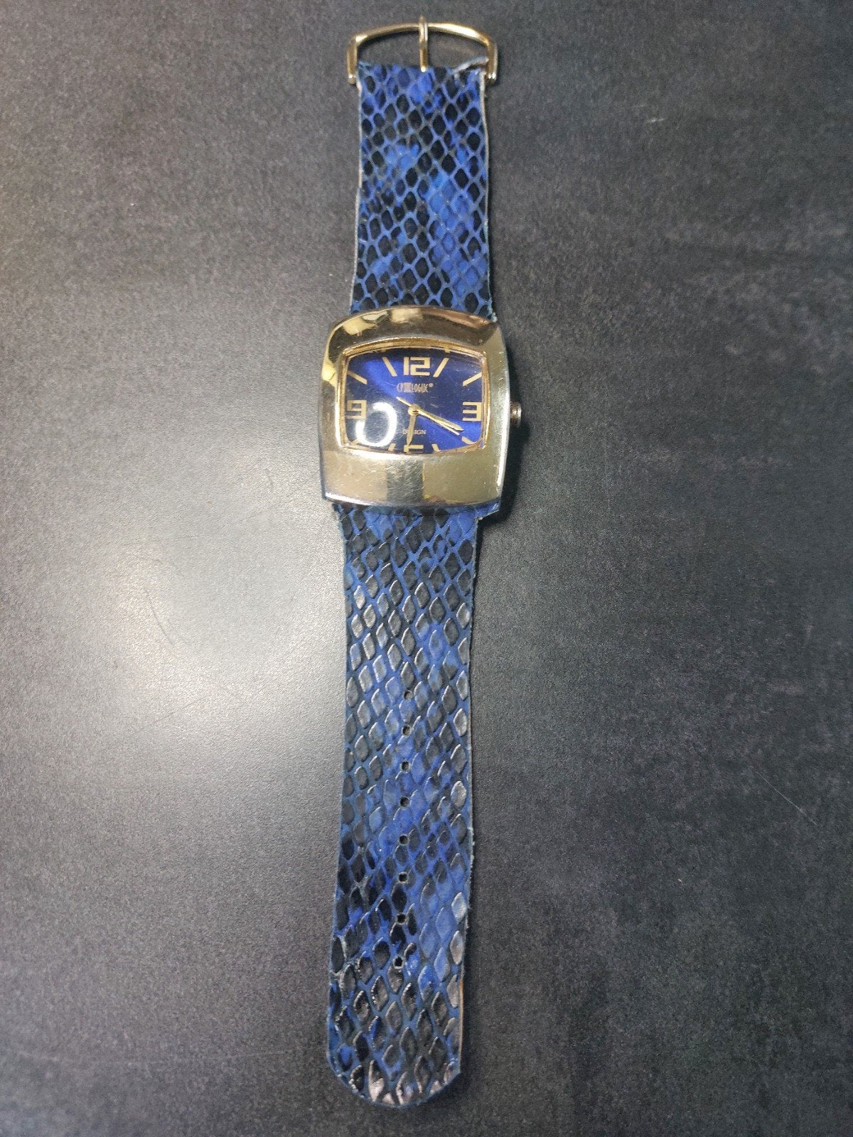 prologue, Enlèvement ou Envoi, Bleu, Femme