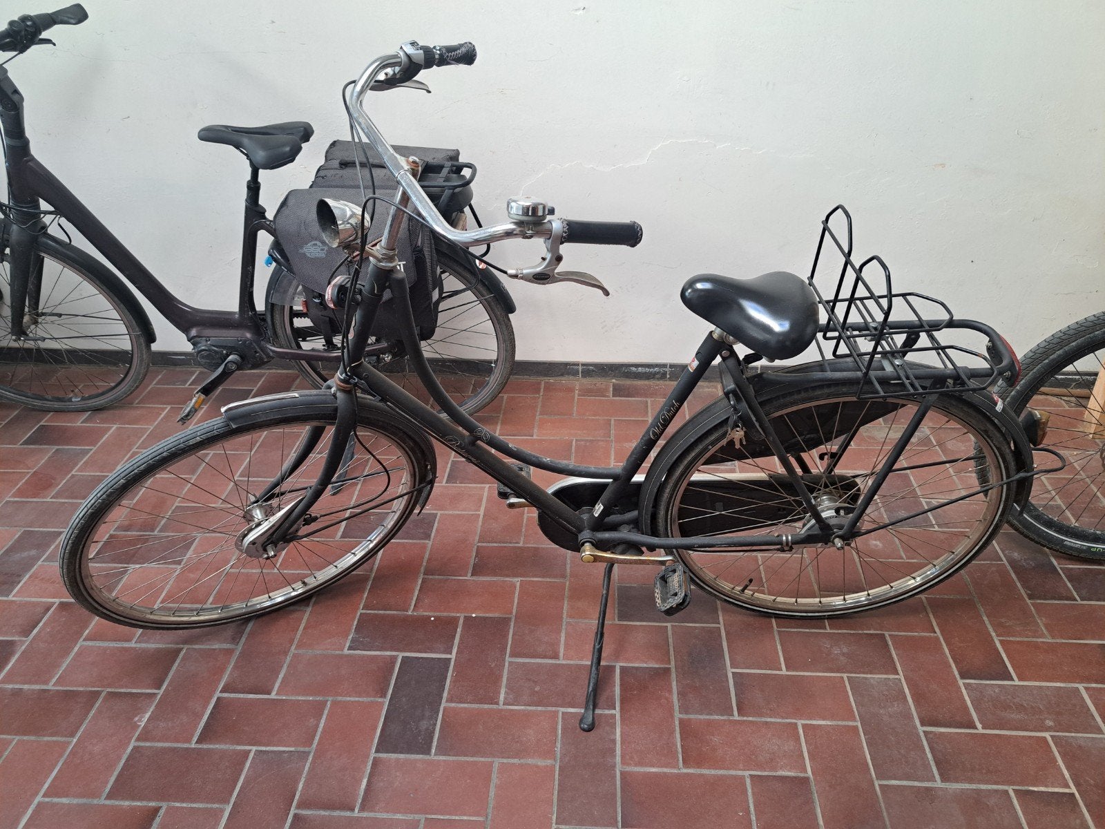 Dames fiets, Ophalen