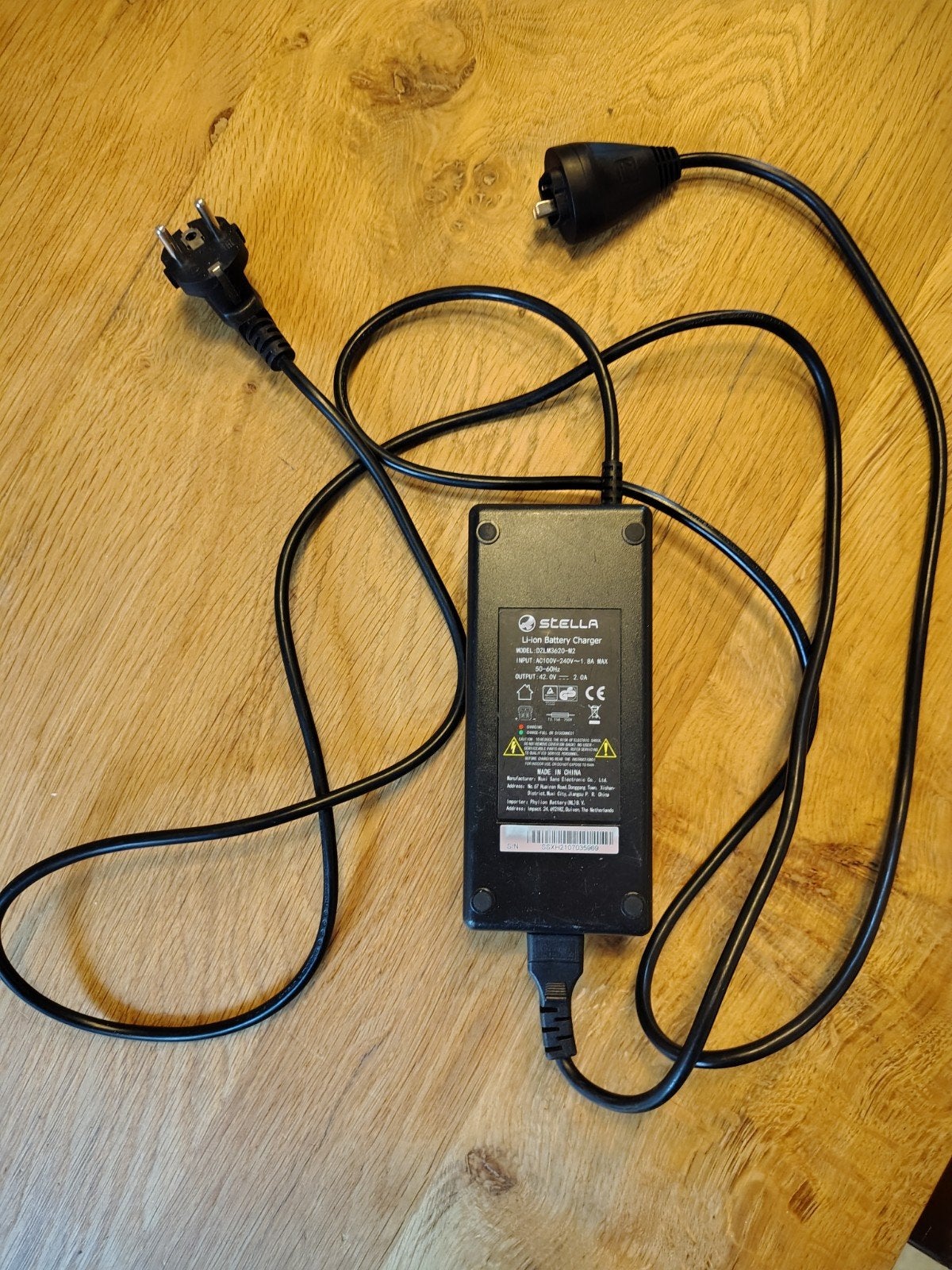 Chargeur de vélo électrique Stella, Vélos & Vélomoteurs, Enlèvement, Comme neuf