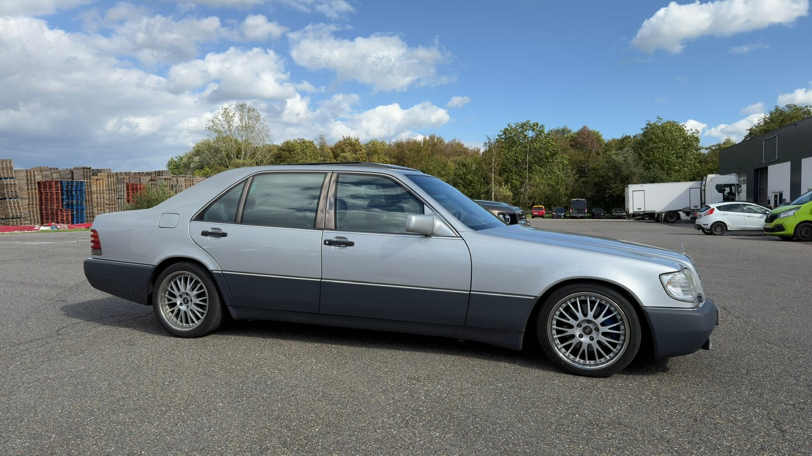 MERCEDES-BENZ 300 SEL W140 – 3.2 6-CILINDER – LPG/BENZINE, Auto's, Stof, Zwart, https://public.car-pass.be/vhr/393e139d-6d4c-49bf-94ef-f4e26228a4b1