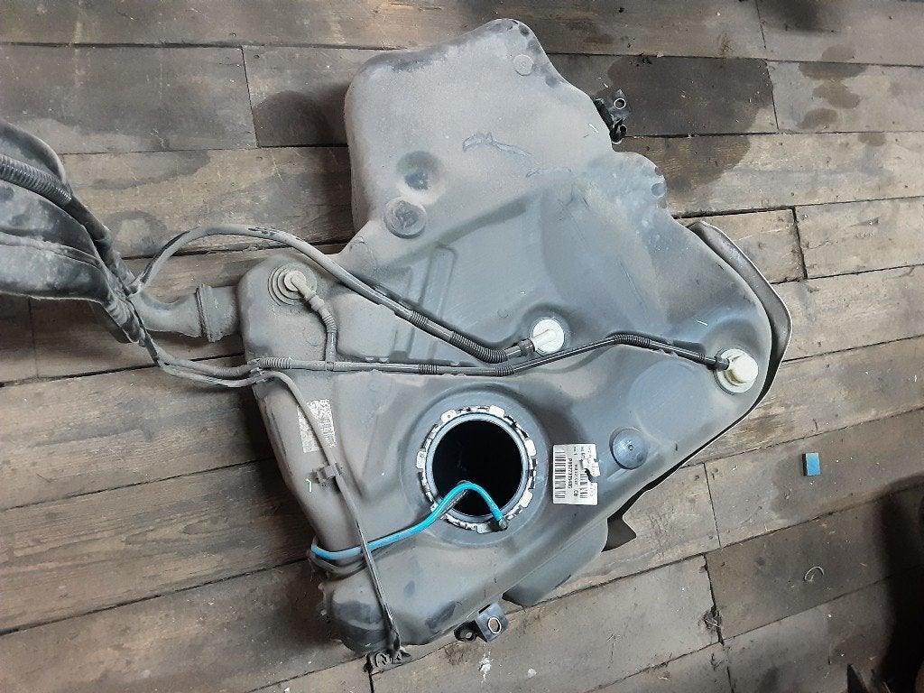 BRANDSTOFTANK Volkswagen Passat (3C2) (1K0201022), Gebruikt, Volkswagen, Volkswagen AG, Kundenbetreuung@volkswagen.de