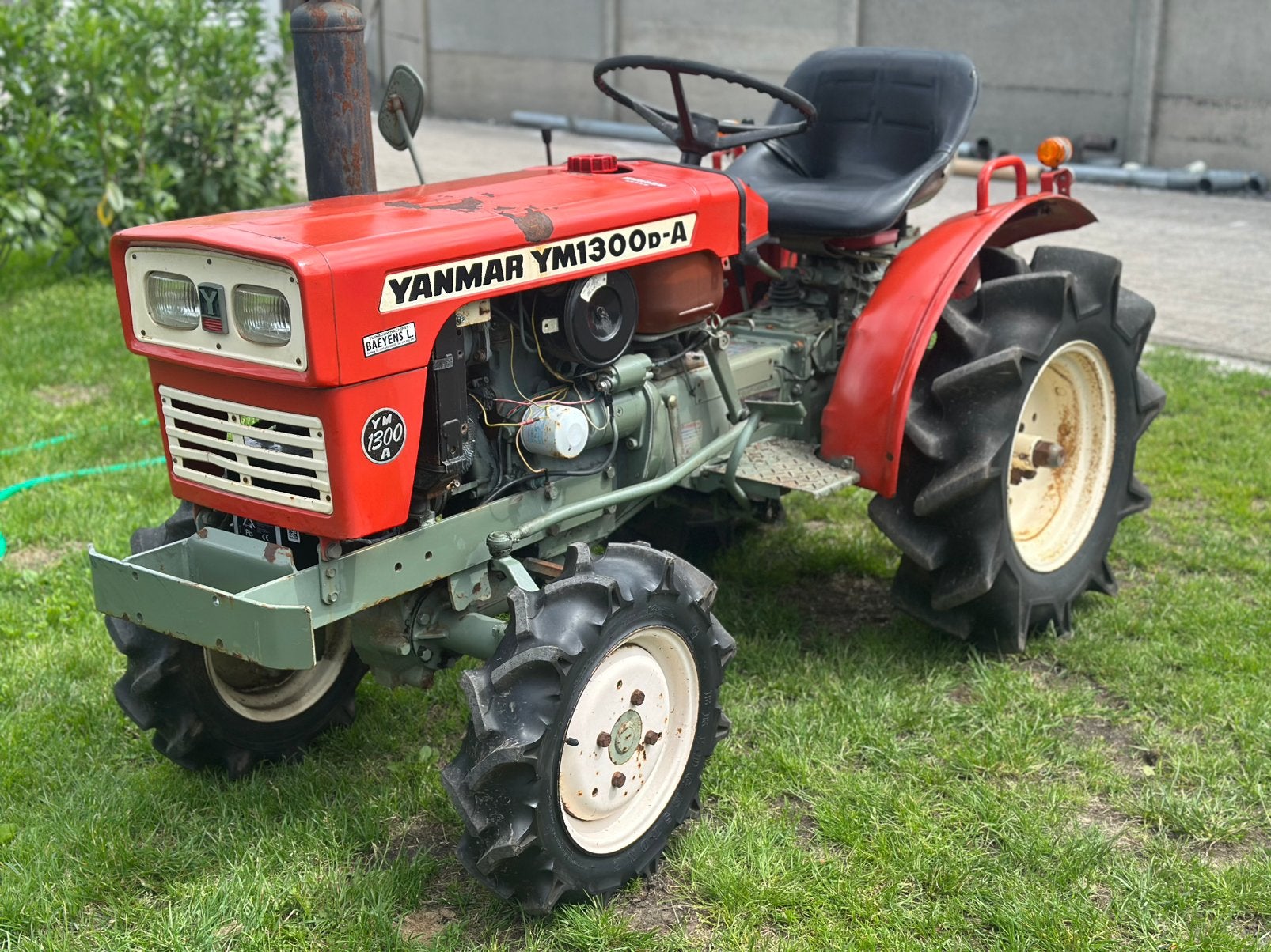 Yanmar YM1300D-A compacttractor, Articles professionnels, Machines & Construction | Grues & Excavatrices, Enlèvement