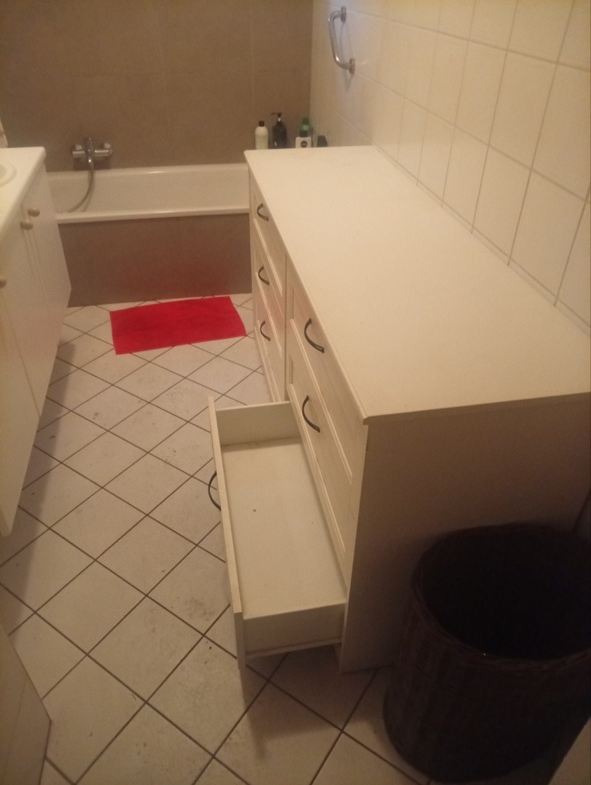 Lade kast, wit, Ophalen