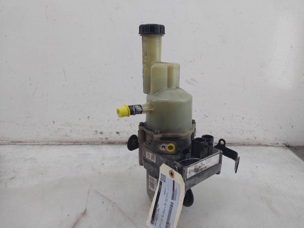 STUURBEKRACHTIGINGSPOMP Opel Vivaro (01-2019/03-2024), Gebruikt, Opel