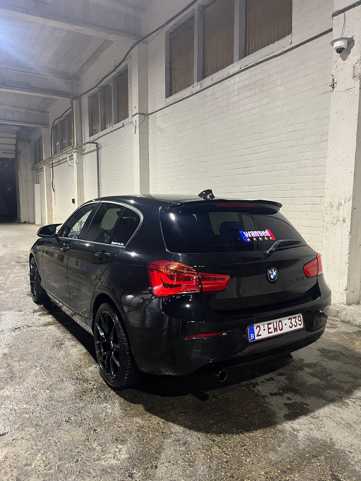 Bmw 1 serie 116i LCI facelift 2015, Auto's, Parkeerassistent, Zwart, Particulier, 3500 kg