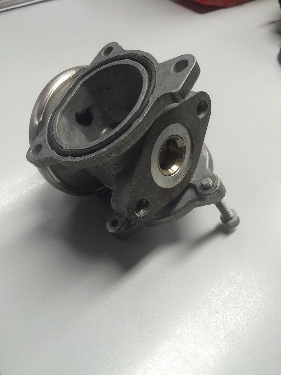 VANNE EGR Volkswagen Polo IV Classic (9N5 / 6) (045129637A), Autos : Pièces & Accessoires, Systèmes d'échappement, Volkswagen