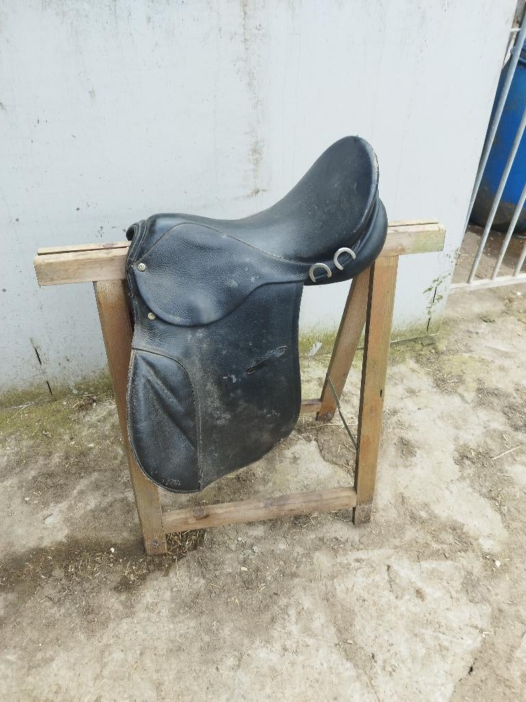 3 oudere zadels, Ophalen of Verzenden, Gebruikt, Recreatie