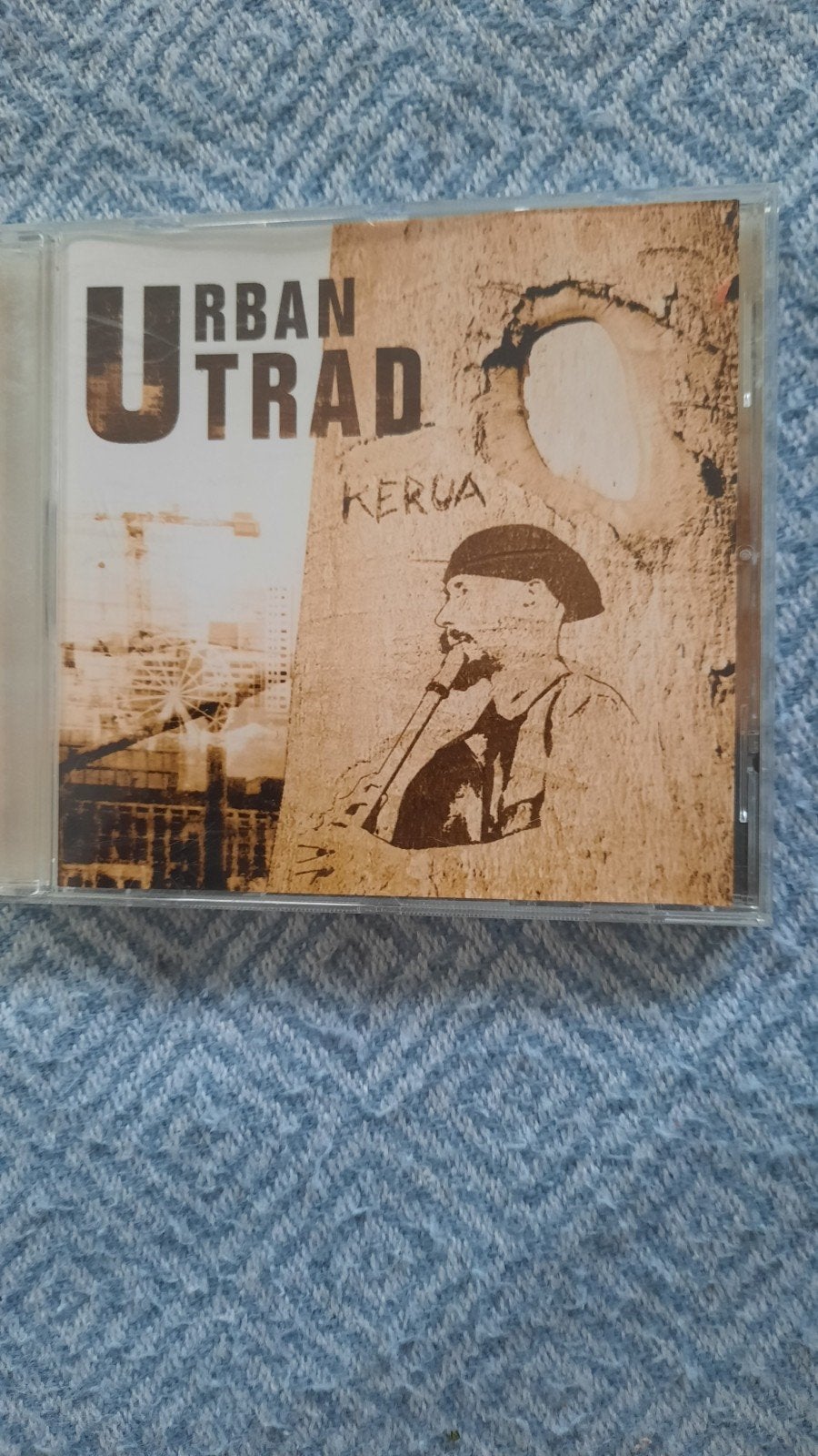 URBAN TRAD Kerua (cd), Cd's en Dvd's, Ophalen of Verzenden, 1990 - 1999, Zo goed als nieuw