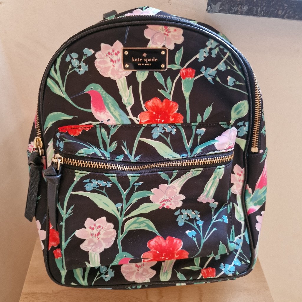 Rugzak Kate Spade vogels en bloemen, Bijoux, Sacs & Beauté, Sacs | Sacs à dos, Enlèvement ou Envoi, Comme neuf