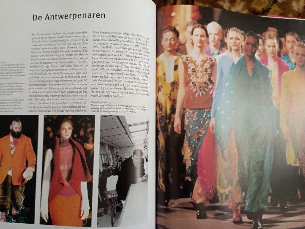 686) Mode - De eeuw van de ontwerpers 1900-1999, Boeken, Mode, Gelezen, Ophalen of Verzenden