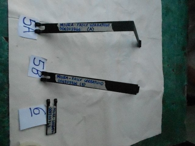 Clips pour réservoir d'essence Lamborghini Miura, Autos : Pièces & Accessoires, Enlèvement, Neuf