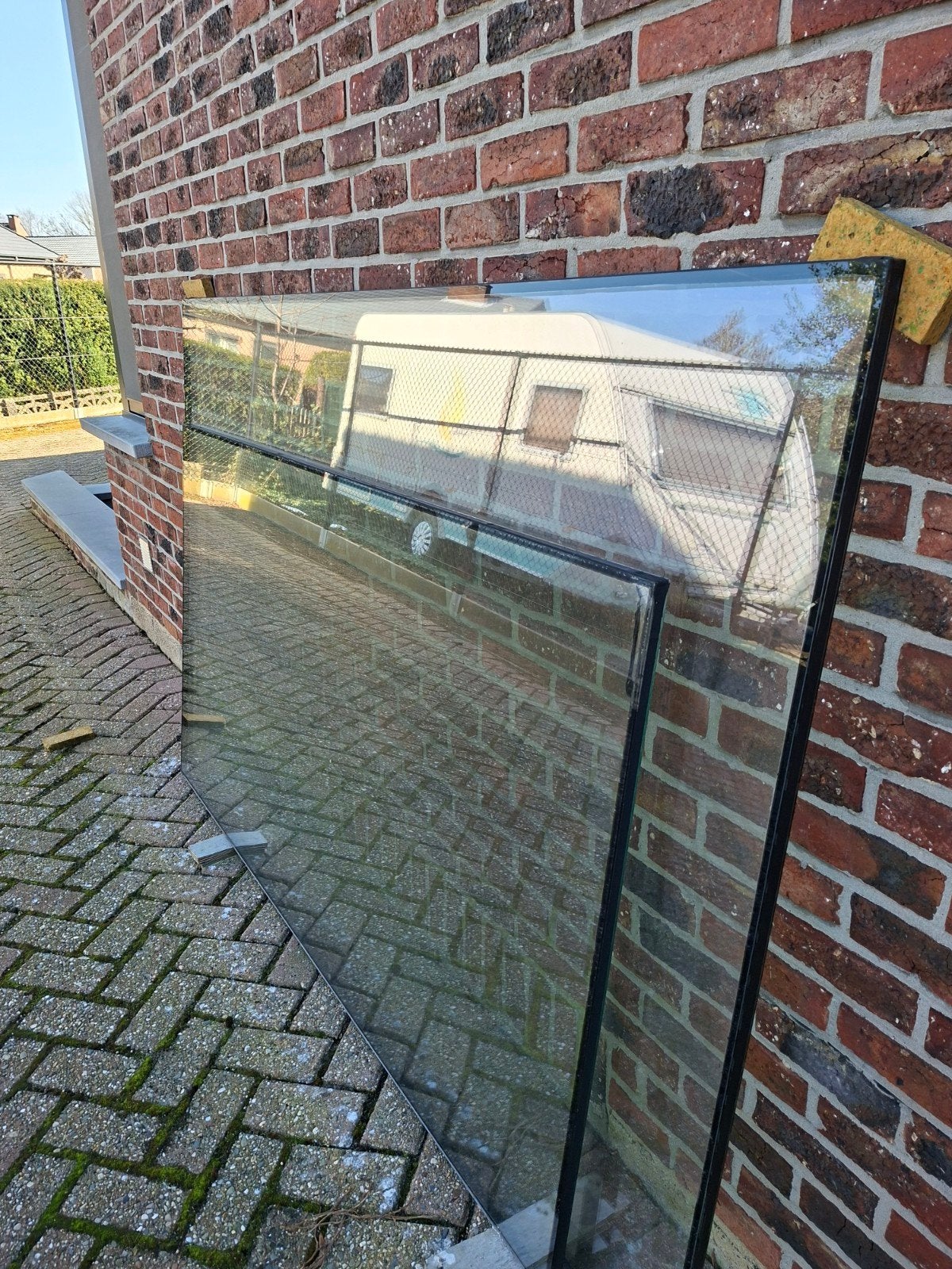 GRATIS GLAS DRINGEND OPGELET SILLICONEN IS DOORGESNEDEN, Bricolage & Construction, Vitres, Châssis & Fenêtres, Enlèvement