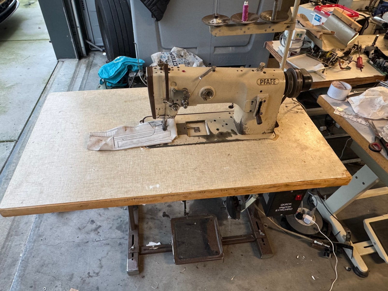 Industriele naaimachine pfaff 1245 3voudig transport 220v, Ophalen of Verzenden, Zo goed als nieuw, Naaimachine, Brother