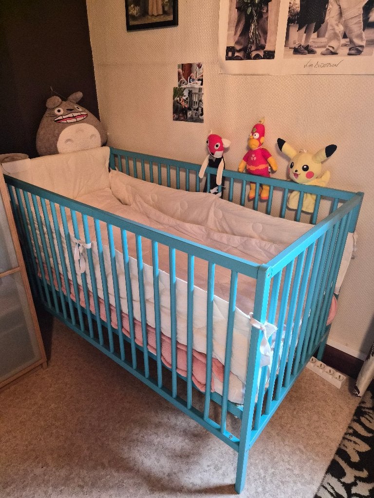 Kinderbedje + matras + hoofdkussen + bedomranding, Ophalen, Gebruikt, Minder dan 140 cm, Matras